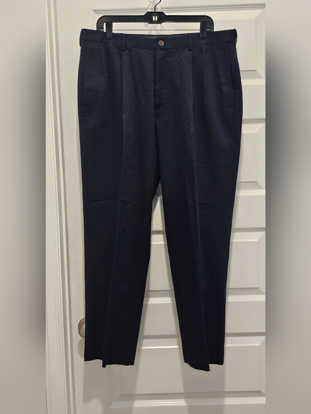 Haggar Men's Classic Fit Pleated Dress Slacks Navy Blue 38x30 EUC